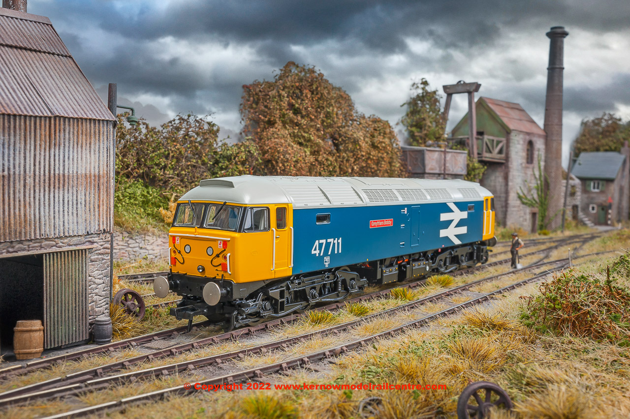 35-415SFX Bachmann Class 47/7 Diesel Loco number 47 711 "Greyfriars Bobby" in BR Blue with Large Logo